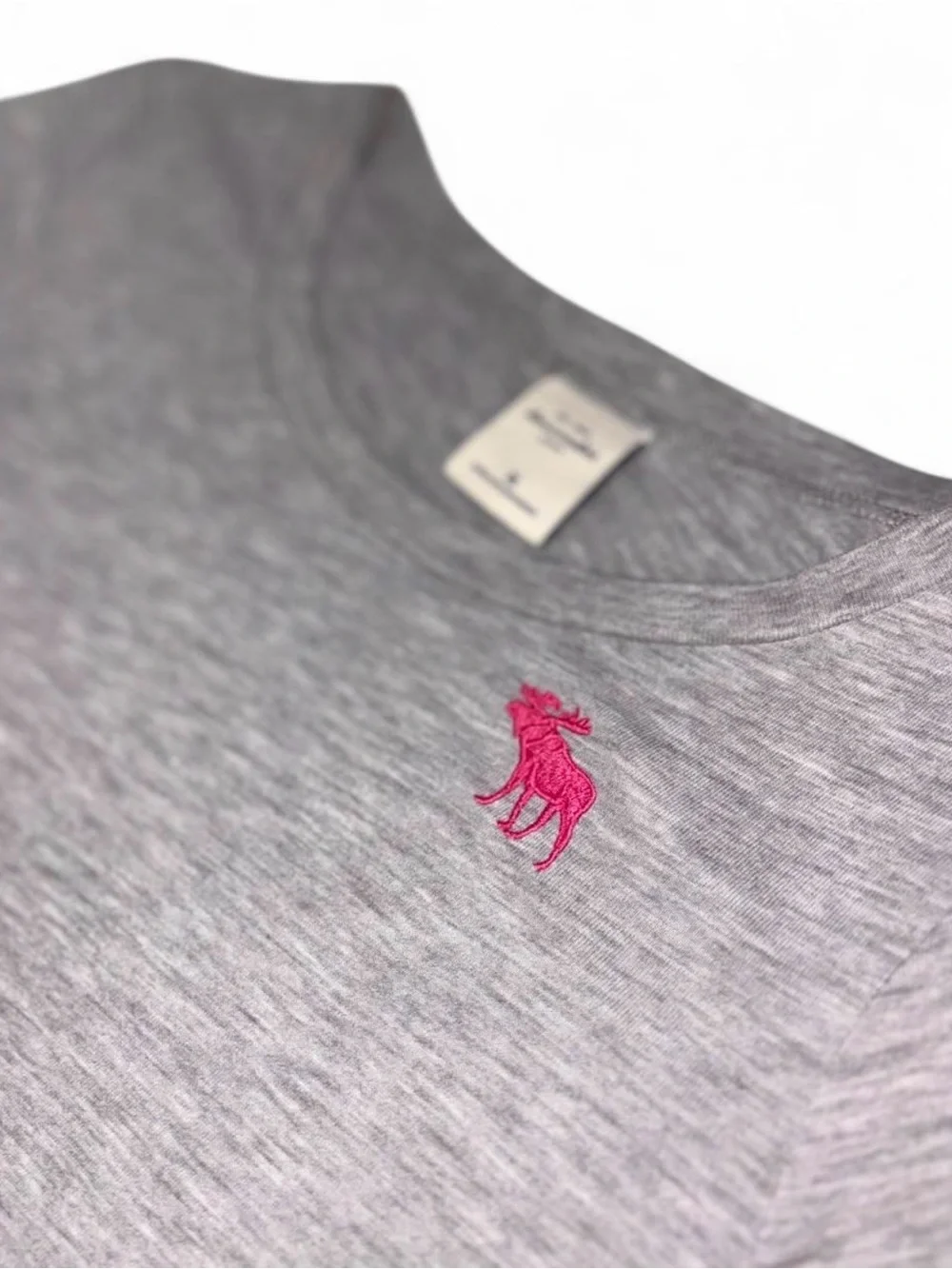 Girls' Abercrombie and Fitch Long Sleeve Gray Tee with Pink Logo size XL